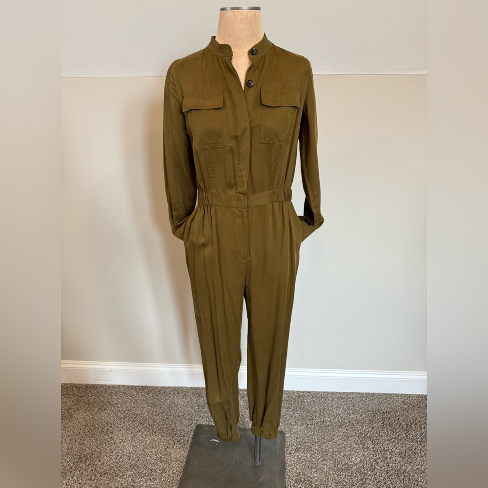 EUC Banana Republic Utility Green Jumpsuit with Shirt Collar and Cargo Pockets